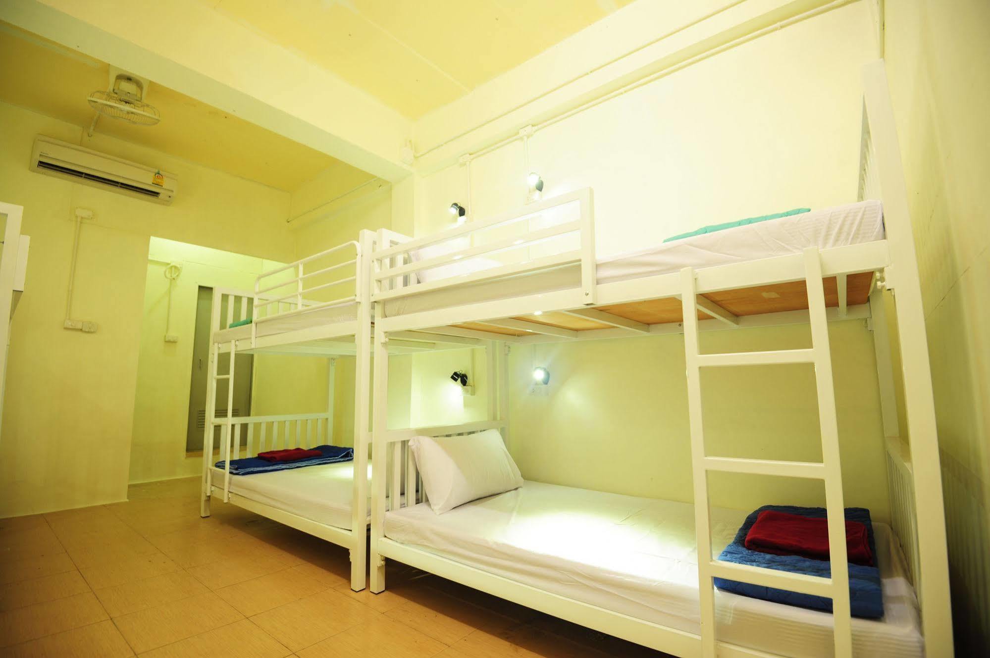 Phi Phi Bucket Hostel Экстерьер фото