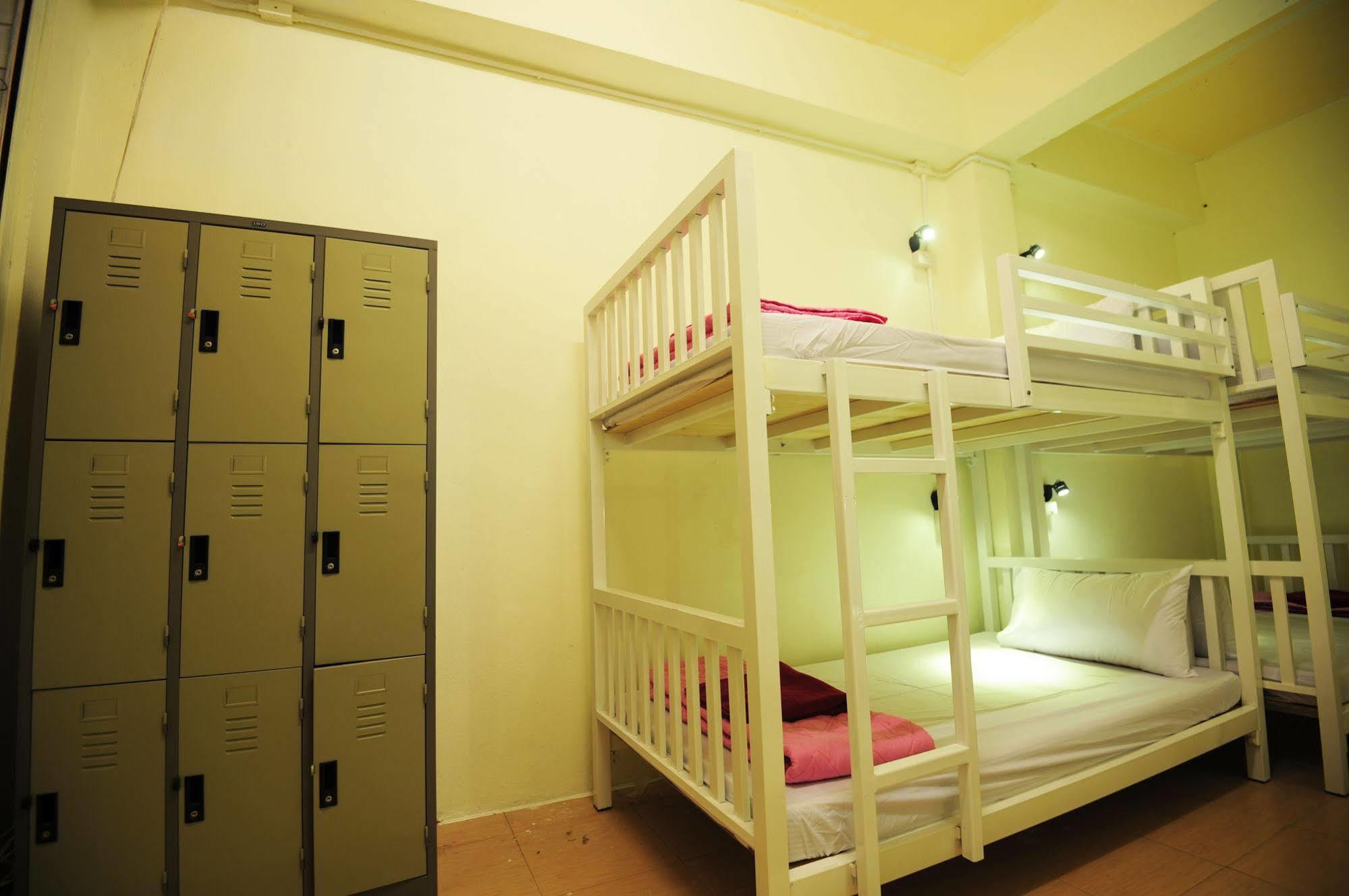 Phi Phi Bucket Hostel Экстерьер фото