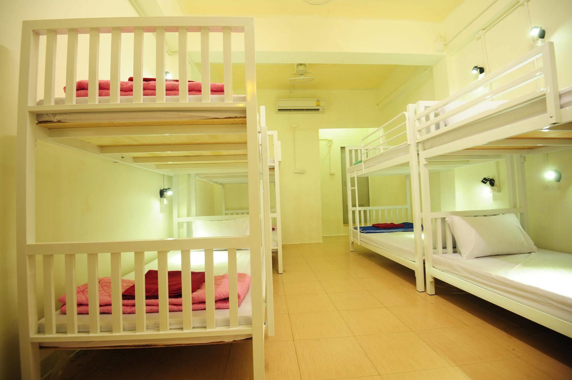 Phi Phi Bucket Hostel Экстерьер фото