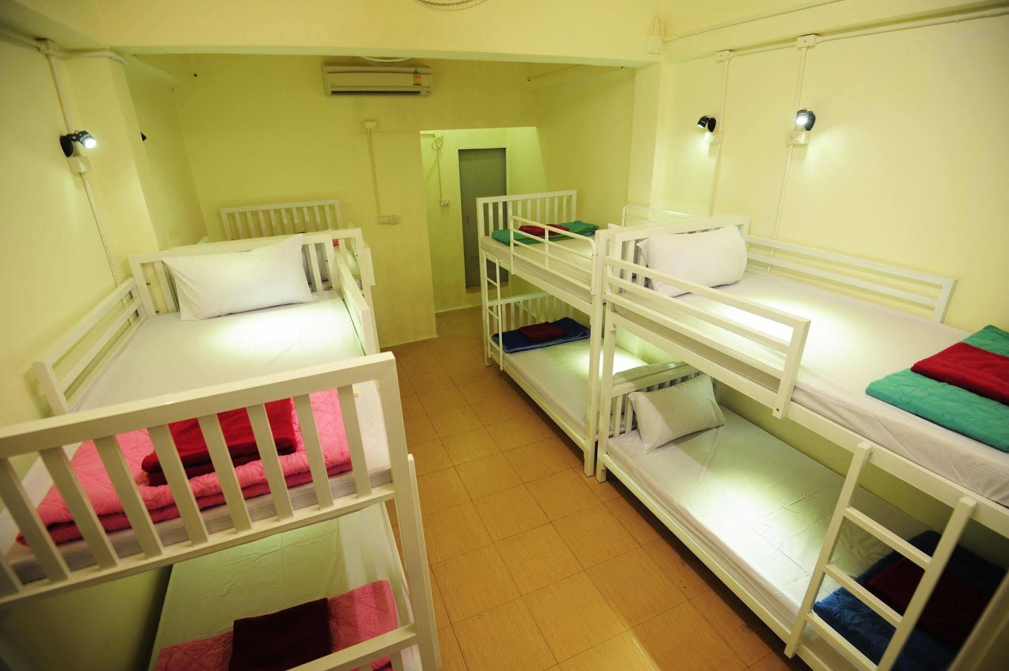 Phi Phi Bucket Hostel Экстерьер фото