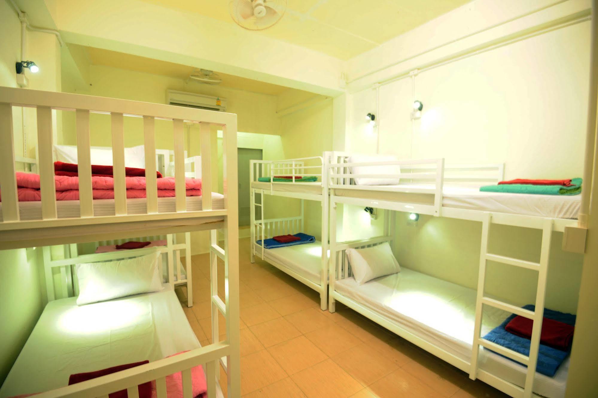 Phi Phi Bucket Hostel Экстерьер фото